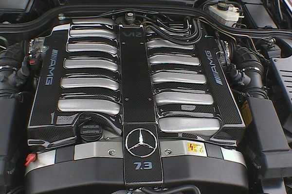 Mercedes 7.3 V12 engine