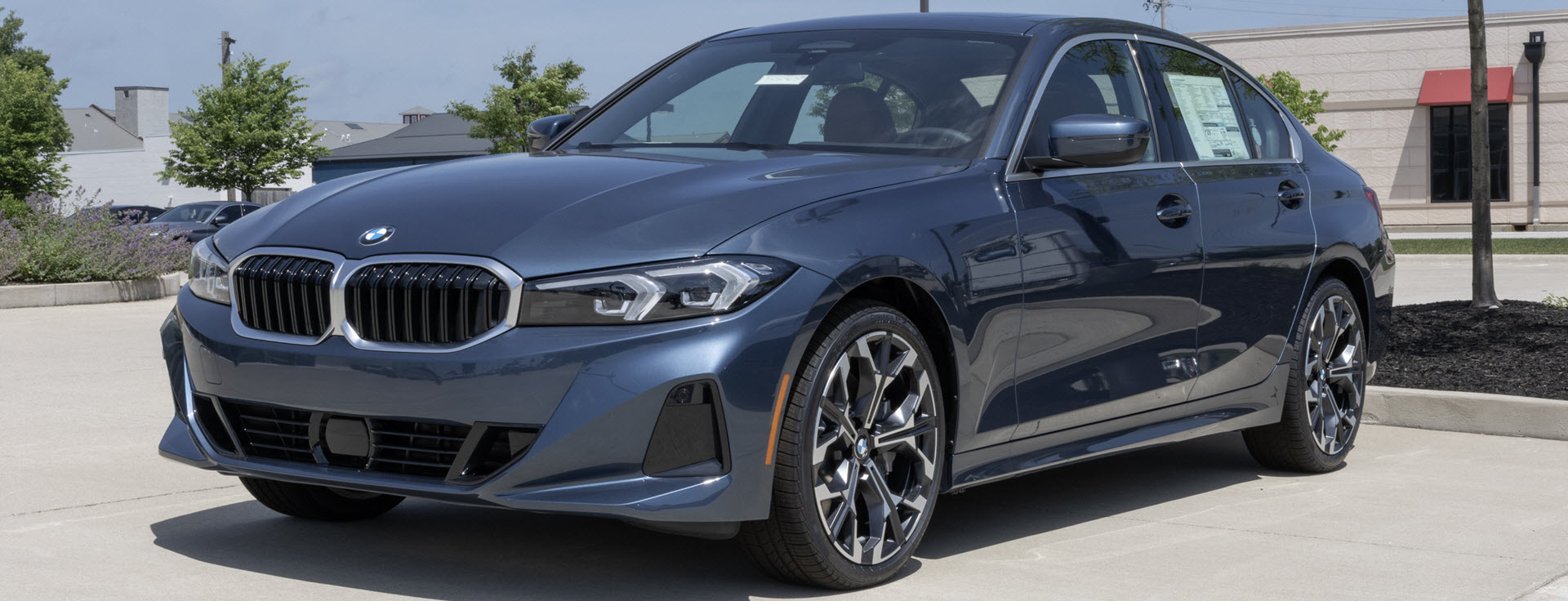 BMW 330i xDrive Sedan