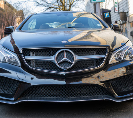 Black Mercedes Benz E550 Car