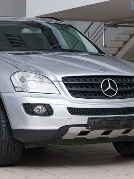 Silver Mercedes Benz ML 350